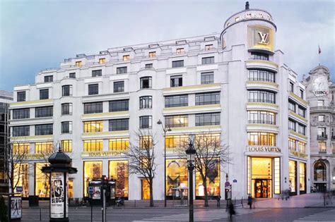 facade louis vuitton paris|Louis Vuitton champs elysee.